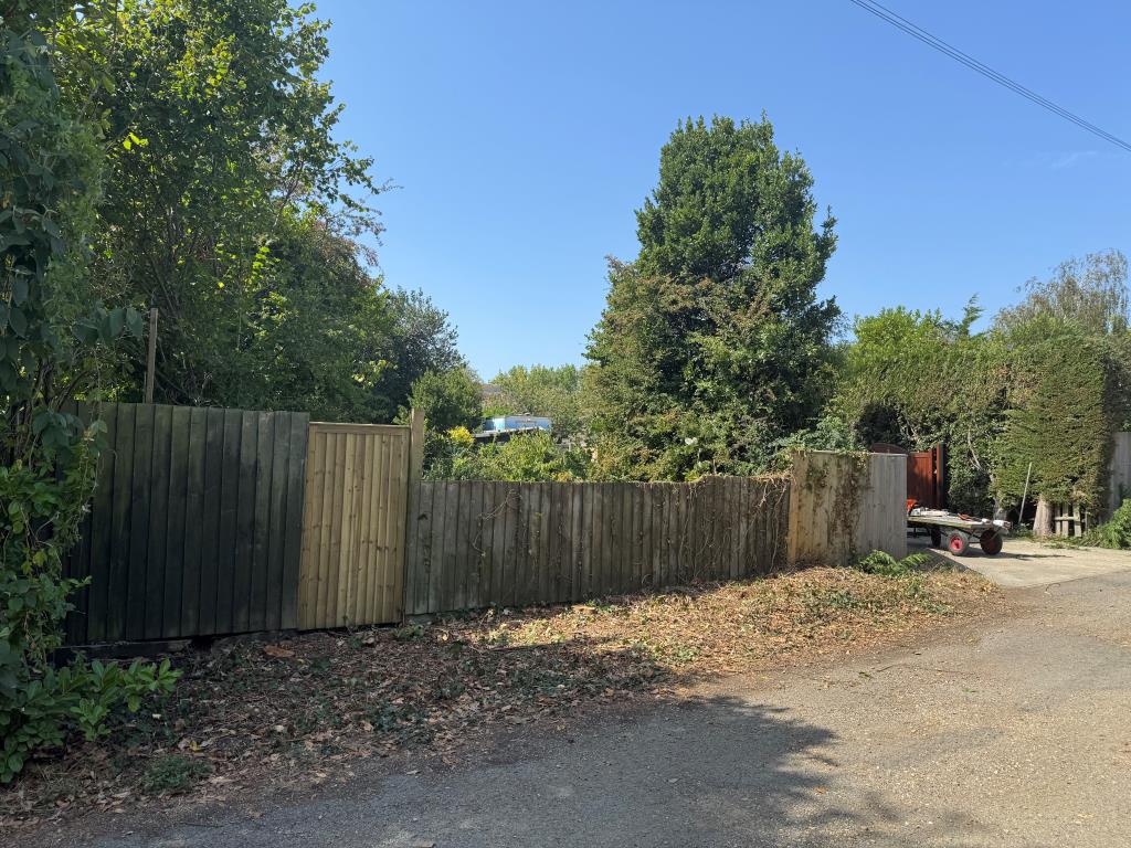 Lot: 12 - LAND WITH POTENTIAL - Land with fence boundary
